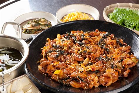  백산 곱창볶음: 매콤한 양념에 불타는 구이맛!